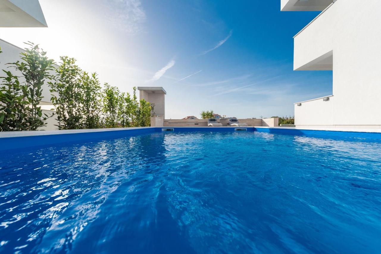 Apartments & Rooms Pool Villas Maris B Novalja Kültér fotó