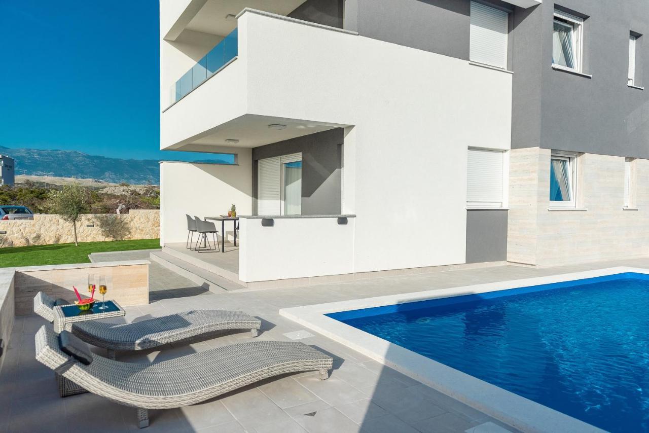 Apartments & Rooms Pool Villas Maris B Novalja Kültér fotó