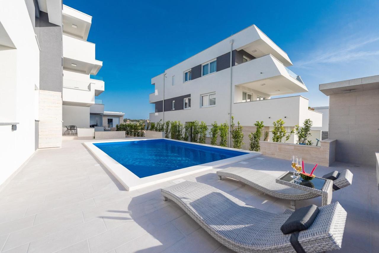 Apartments & Rooms Pool Villas Maris B Novalja Kültér fotó